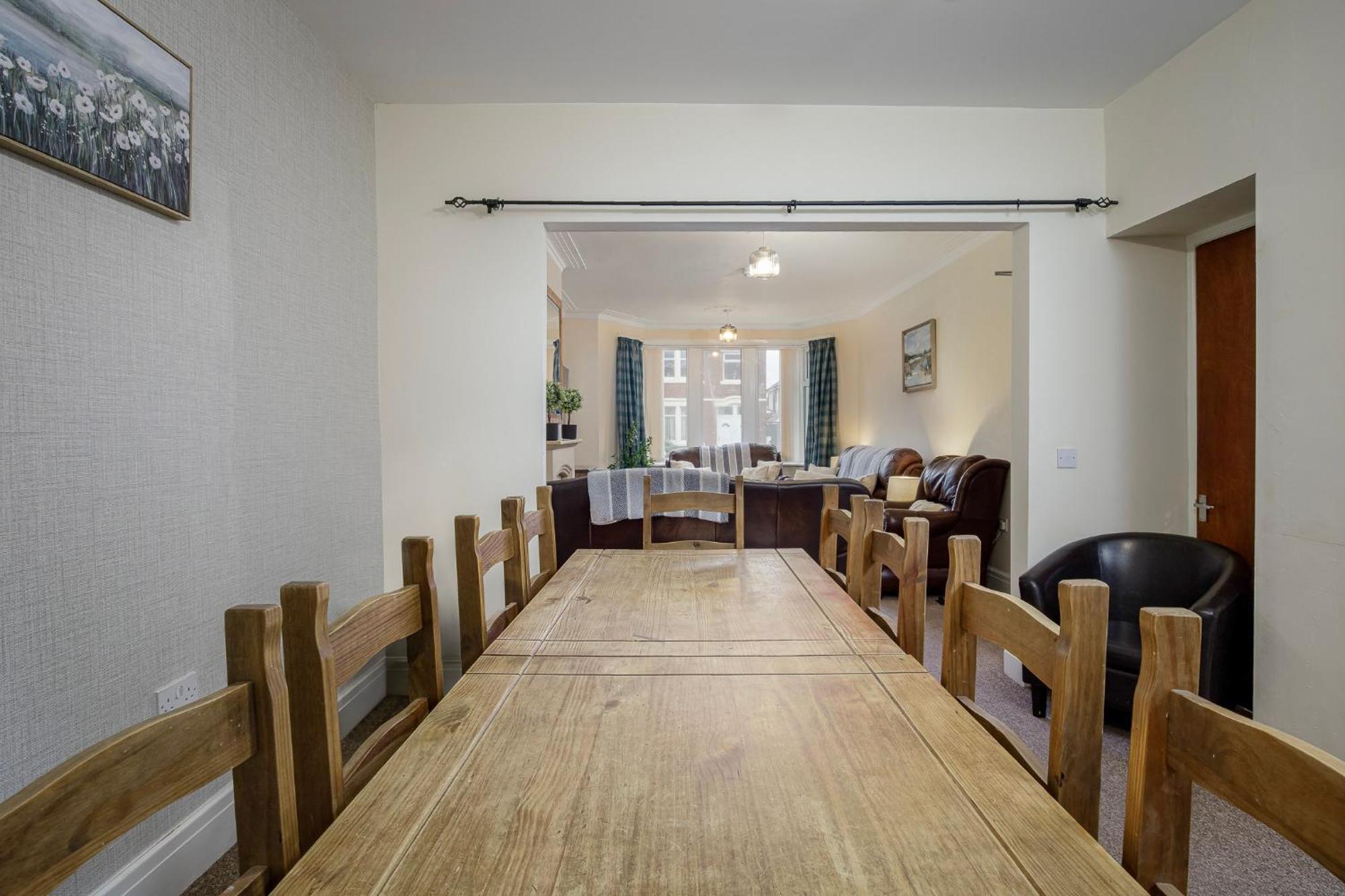 בלקפול Arnside - Spacious 10-Bedroom Seaside Cottage מראה חיצוני תמונה