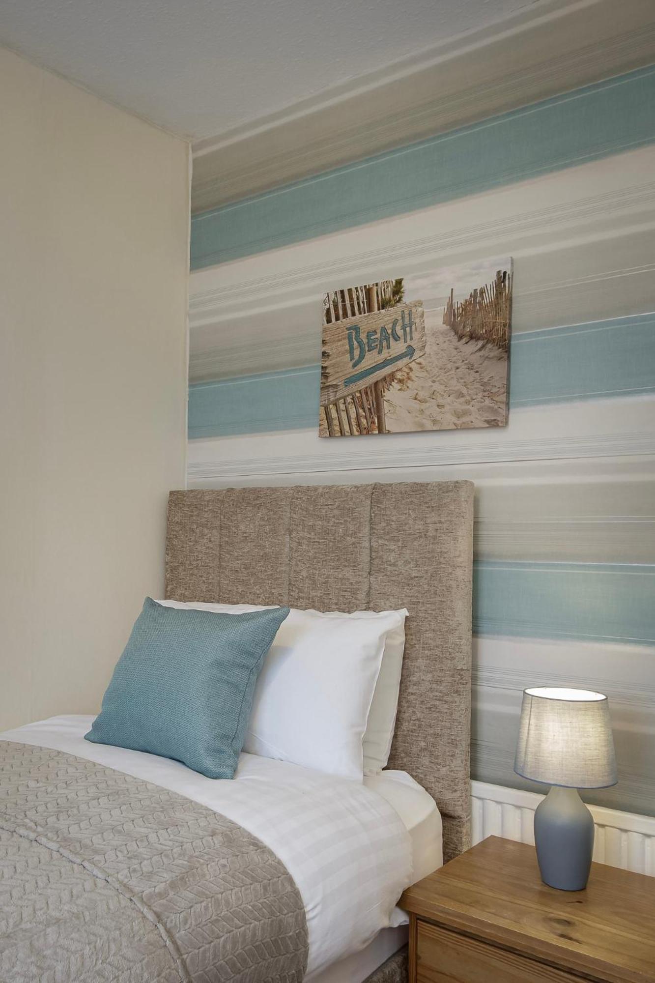 בלקפול Arnside - Spacious 10-Bedroom Seaside Cottage מראה חיצוני תמונה