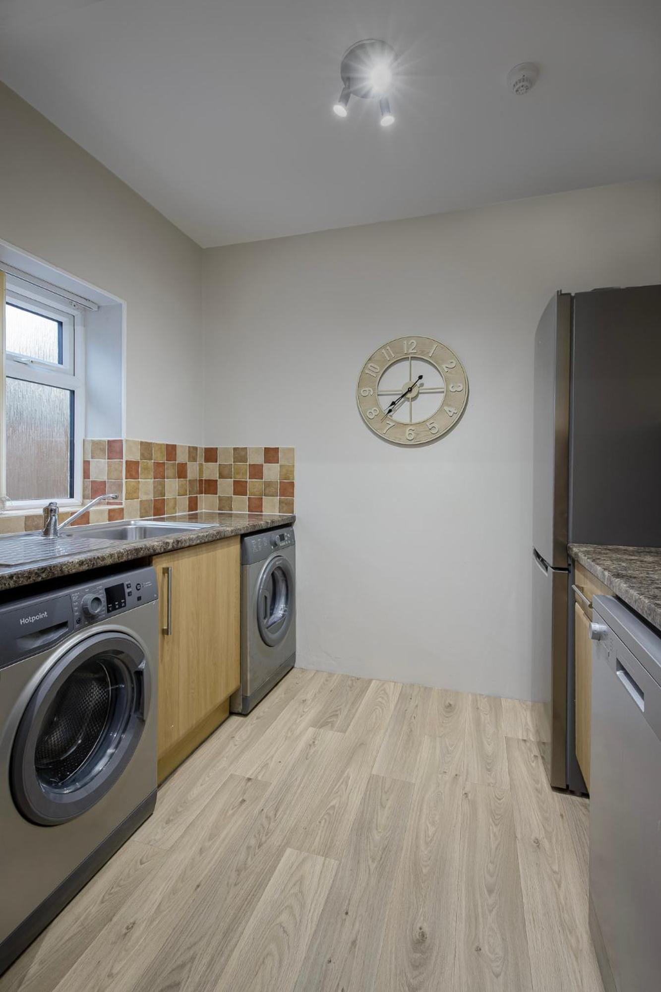 בלקפול Arnside - Spacious 10-Bedroom Seaside Cottage מראה חיצוני תמונה